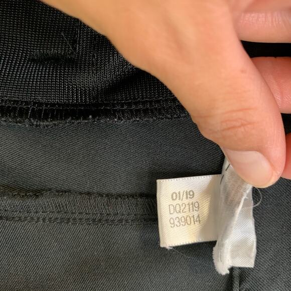 Adidas Shorts Womens 10 Black Mid Rise Flat Front Zip Fly Activewear Pocket - Picture 7 of 11